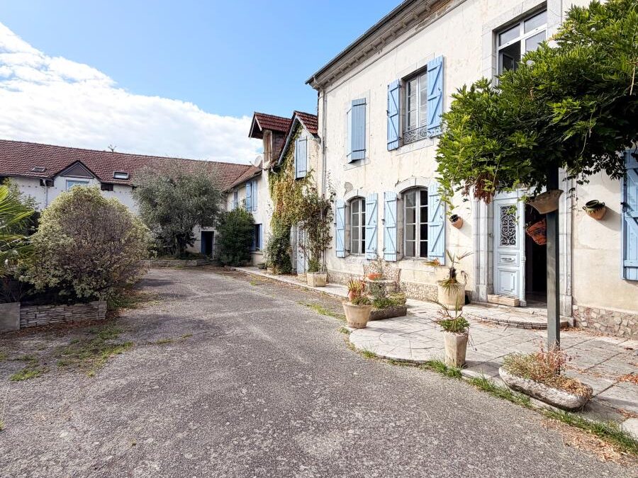 Vente Maison – 7 pièces – 297 m² à Soues – Hautes-pyrénées (65430)